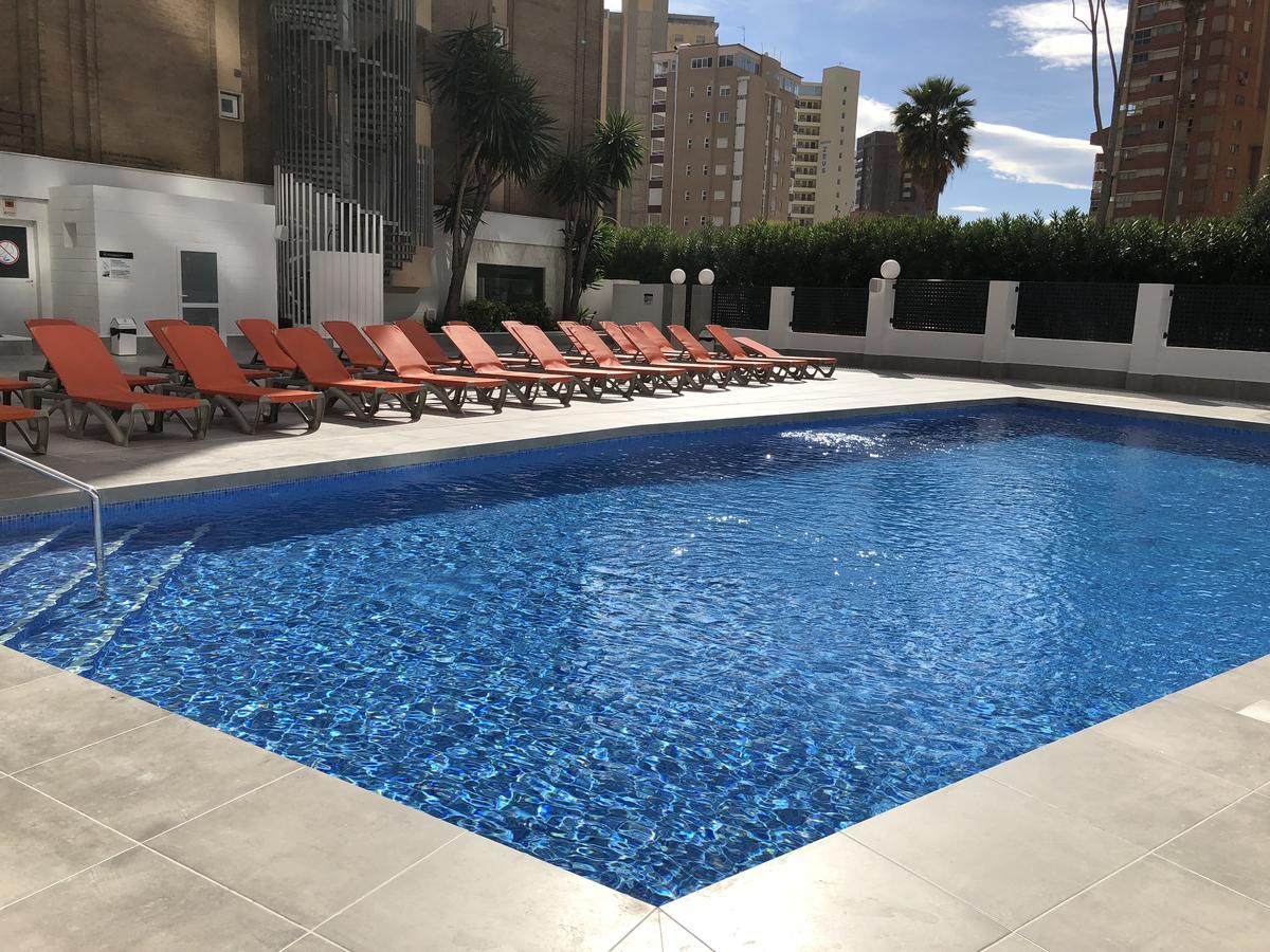 Apartamentos Amalia By Mc Бенидорм Экстерьер фото